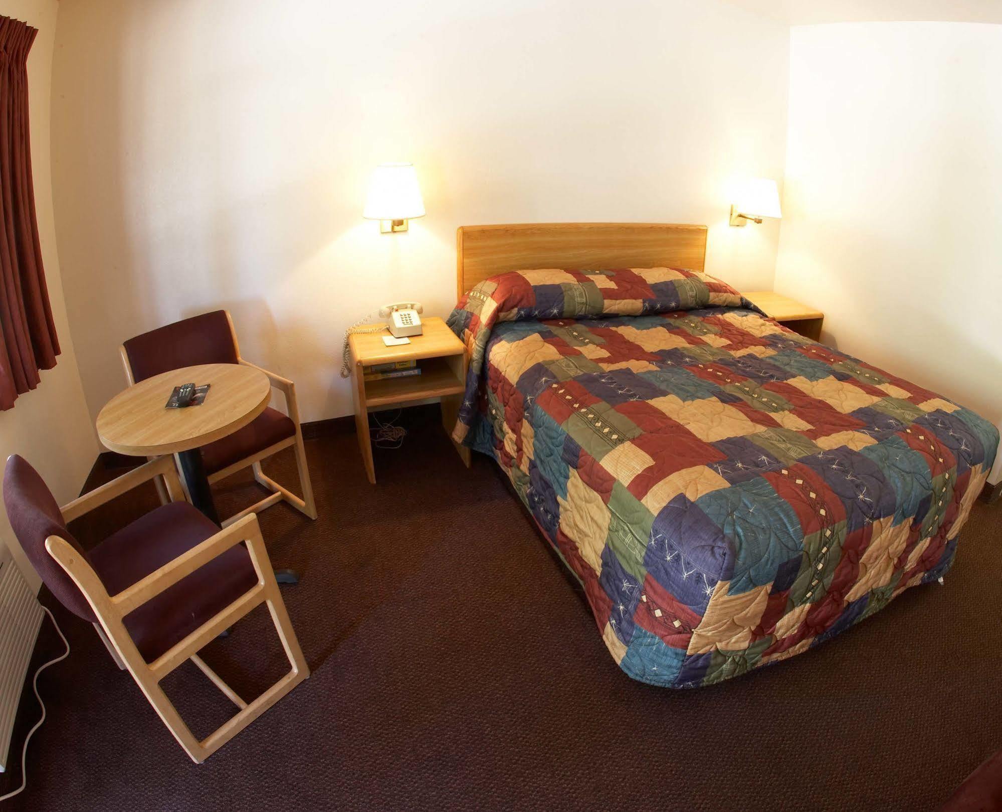 Premier Inns Таузънд Оукс Екстериор снимка